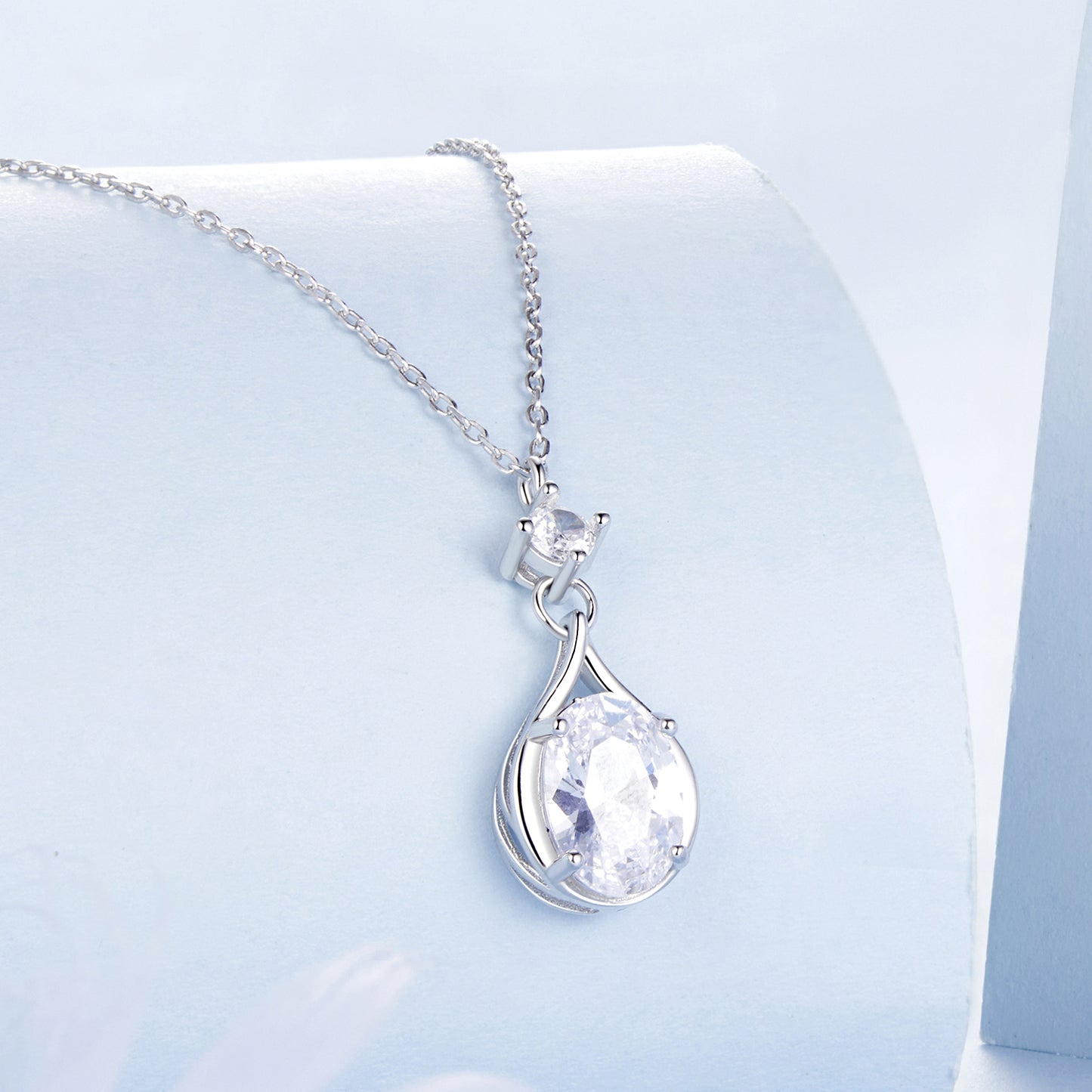 Minimalist and high-end water droplet zircon S925 necklace