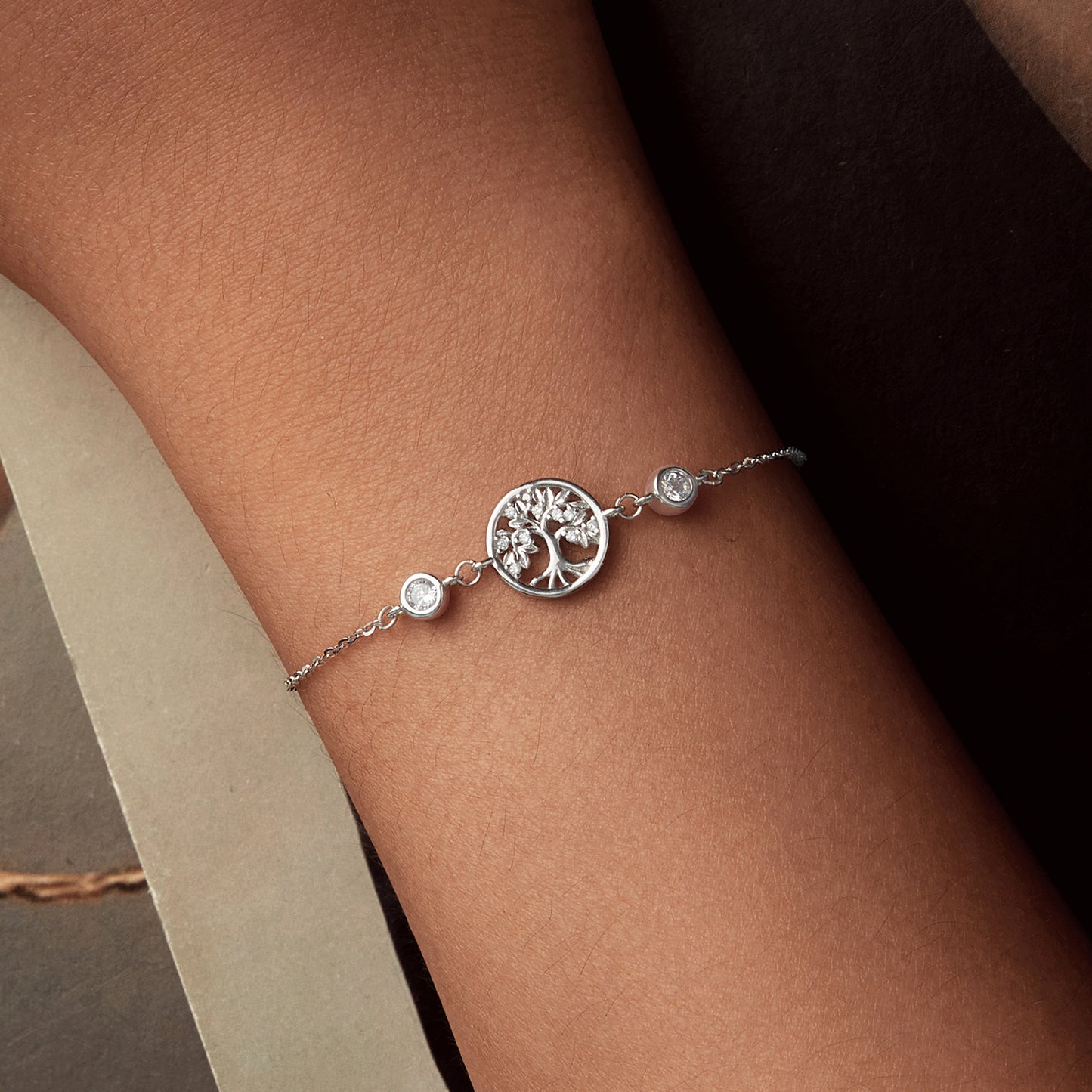 Fashionable and personalized adjustable s925 pure silver plated with platinum, tree of life zircon bracelet