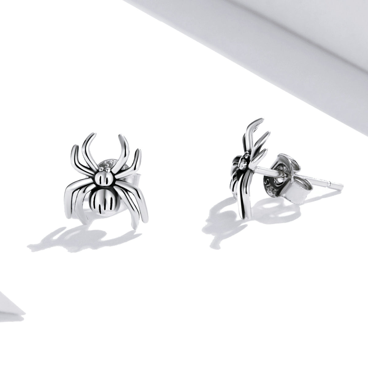 Pure silver s925 eight legged spider earrings vividly simulate simple insect earrings