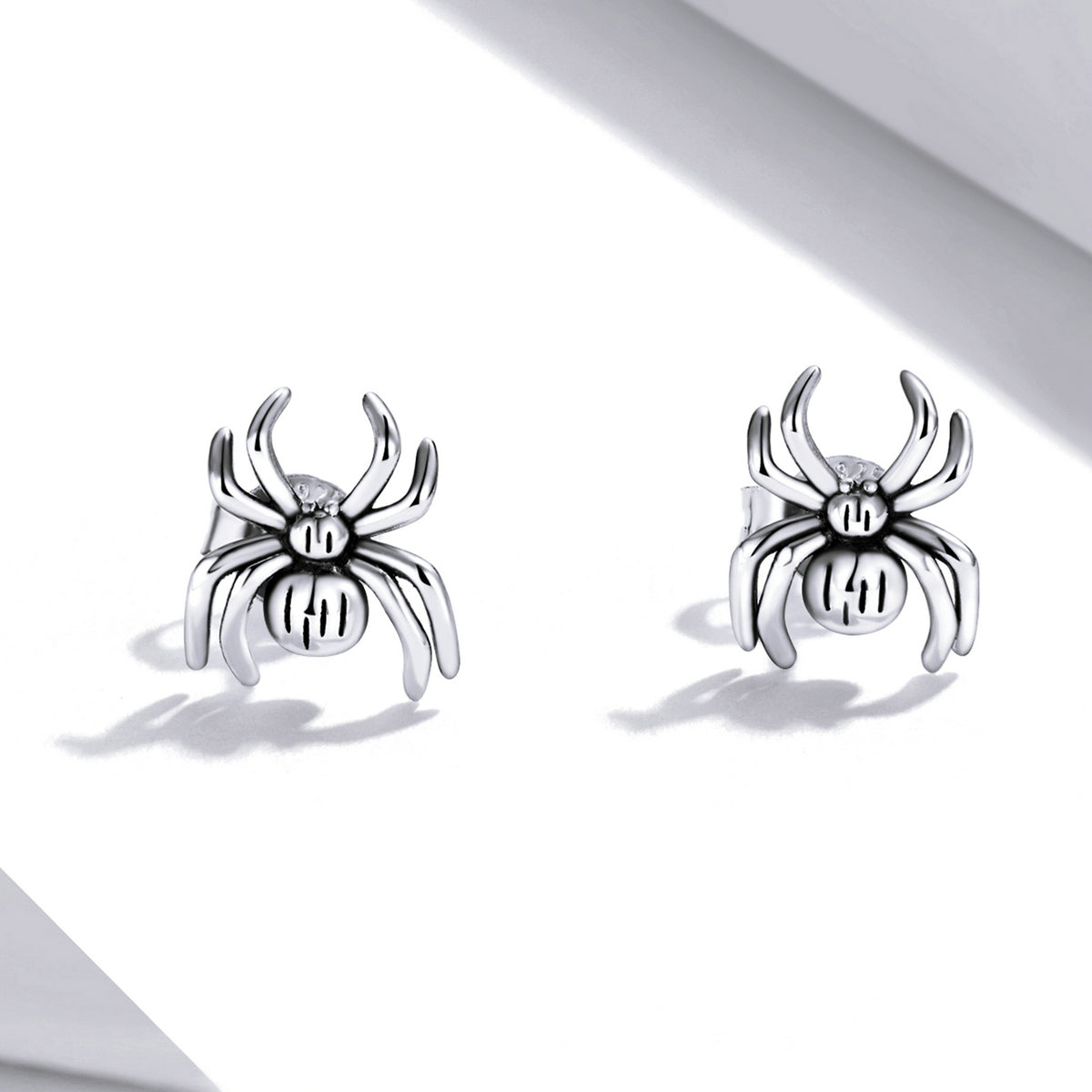 Pure silver s925 eight legged spider earrings vividly simulate simple insect earrings