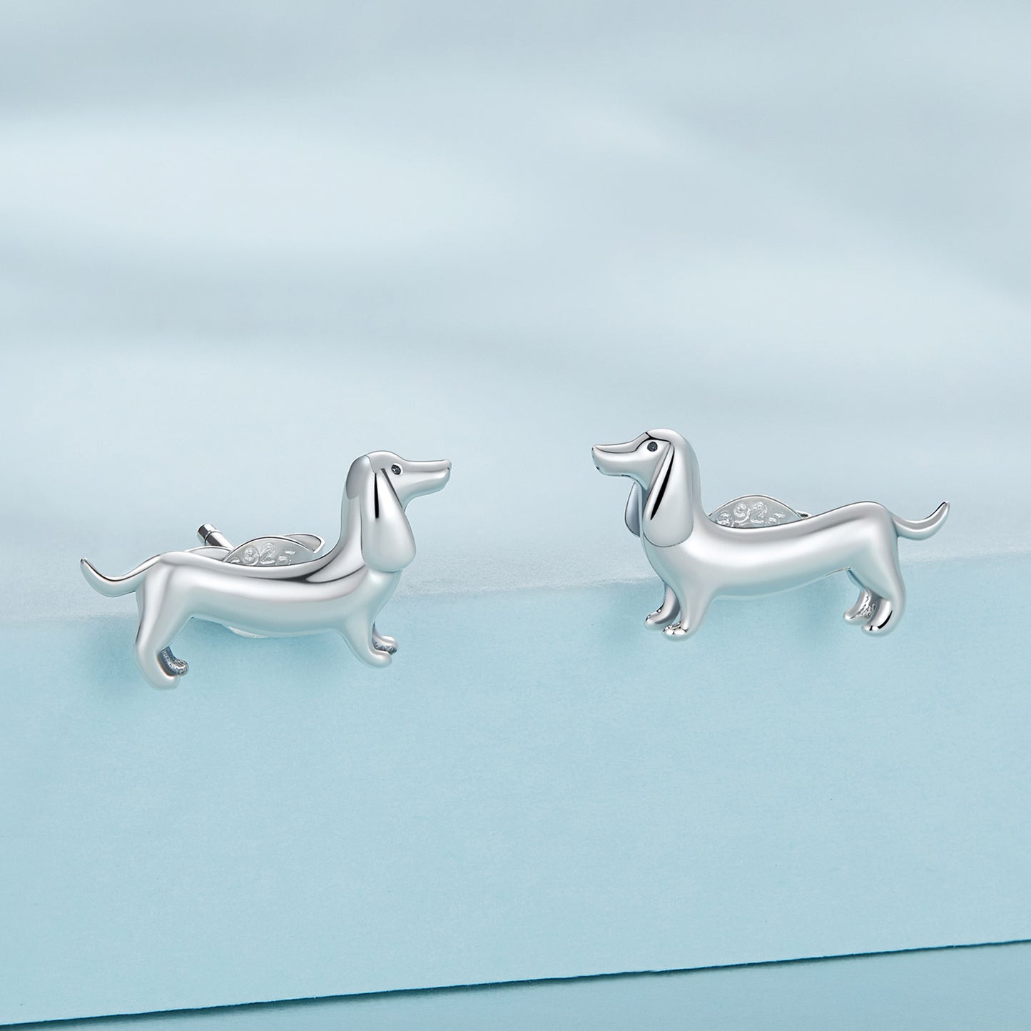 S925 Sausage Dog Ear Nails Cute and Cute Vegetarian Silver Dog Animal Earrings