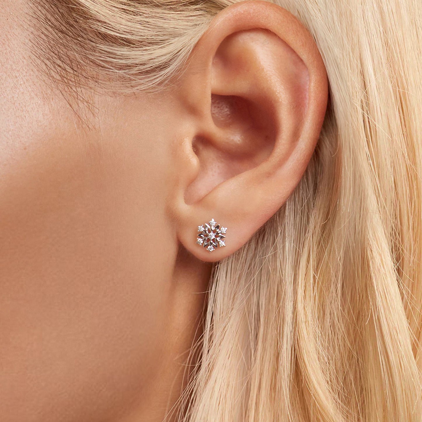 New classic snowflake zircon earrings s925, light luxury and high-end feeling, autumn and winter