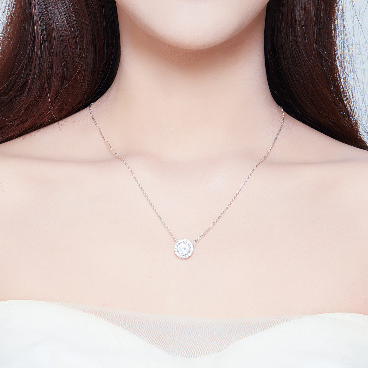 Fashionable zircon necklace plated with platinum and pure silver S925