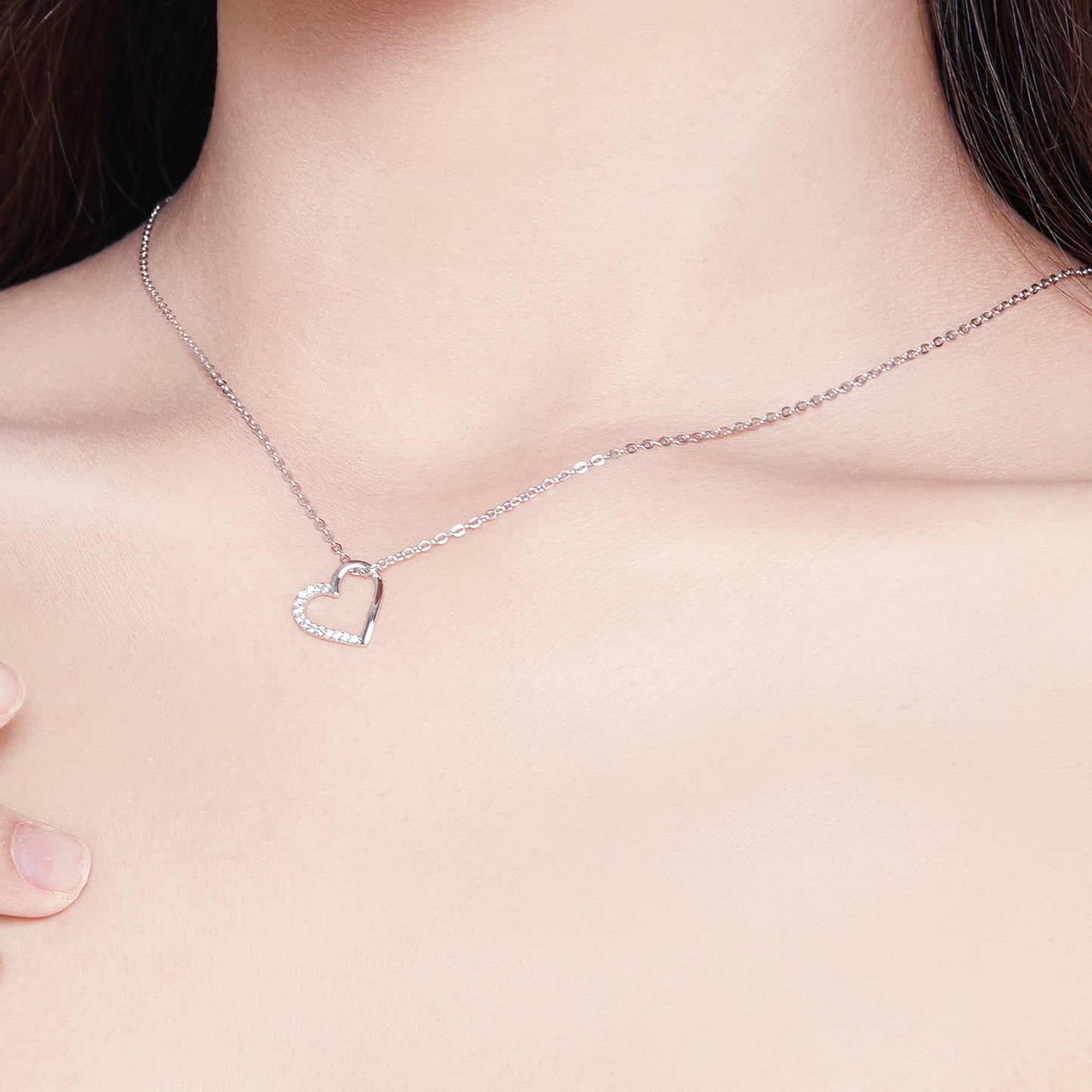 Heart shaped simple and fashionable girl's necklace