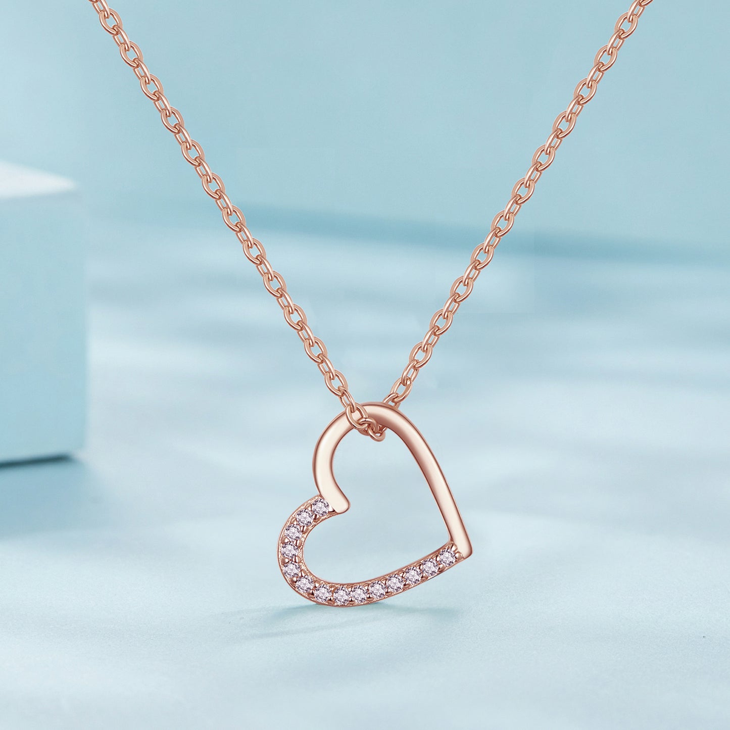 Heart shaped simple and fashionable girl's necklace